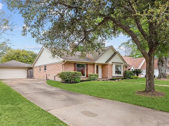 2nd image of 2206 S Fountain Valley Drive
