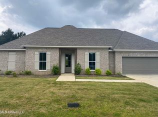 136 Rockbridge Xing, Clinton, MS 39056