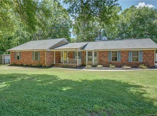 800 Old Mount Holly Rd, Stanley, NC 28164