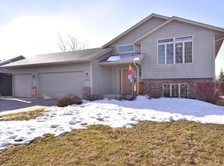 1305 Cottage Ln SE, Owatonna, MN 55060
