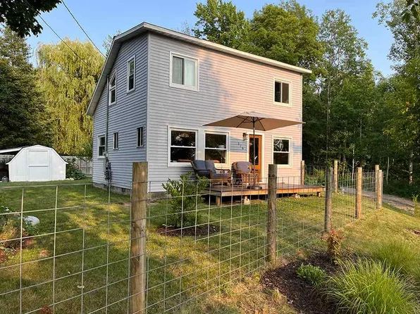 316 Jefferson St, Boyne City, MI 49712
