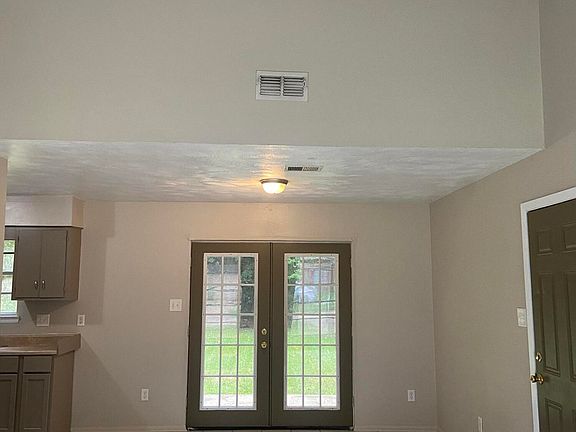3rd image of 2204 Briargate Dr