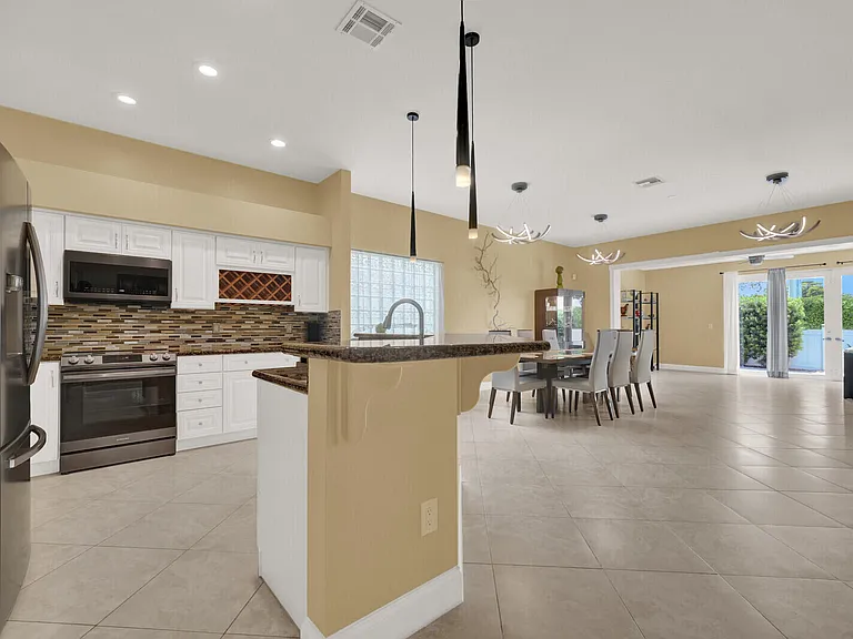 18453 Old Princeton Ln — Photo 1