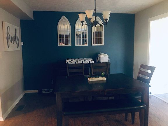 5th image of 532 Aaron Ave