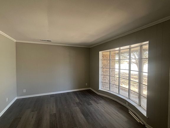 5th image of 1701 Woodridge Dr