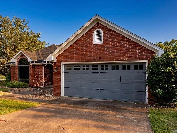 2nd image of 2445 Sharpe Cir