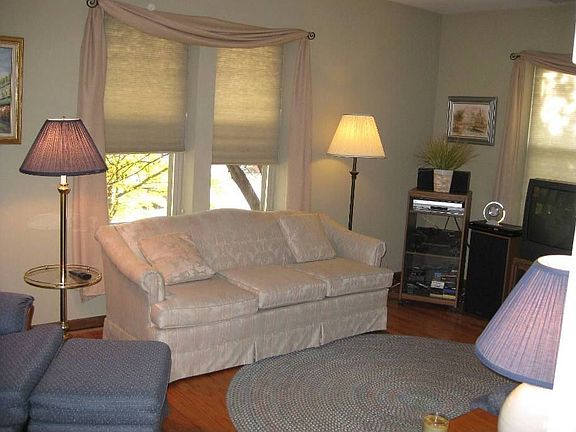 2nd image of 600 N La Grange Rd #G5