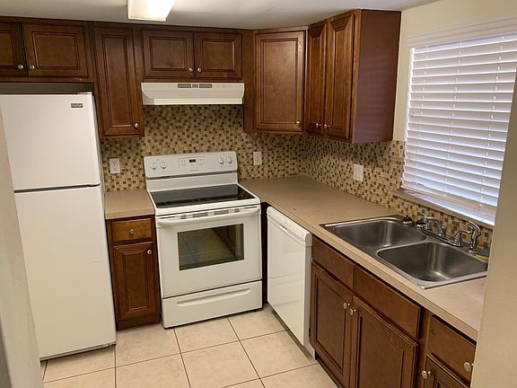 5th image of 2405 16th Ave APT 203