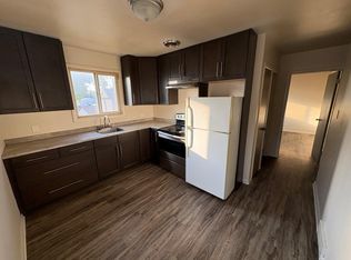 85 Elmwood Rd, Winnipeg, MB R2L1T2