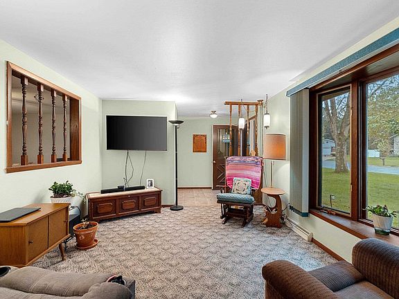 5th image of 104 Crestwood Ct