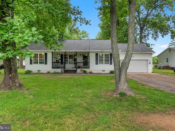 2569 N Independence Dr, Montross, VA 22520