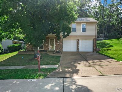 514 Green Forest Dr, Fenton, MO, 63026