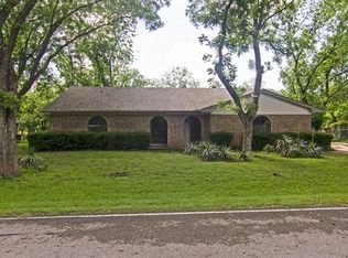 9005 Green Leaves Dr, Granbury, TX 76049