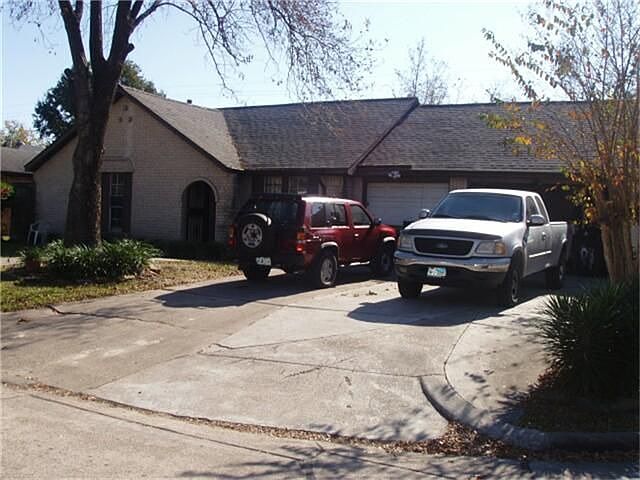 1st image of 4315 Oak Shadows Dr
