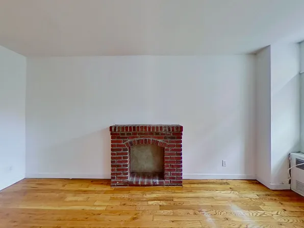 402 East 83rd Street image 5 of 11