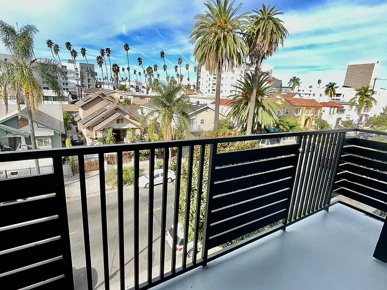 928 S Catalina St #401 — Photo 9