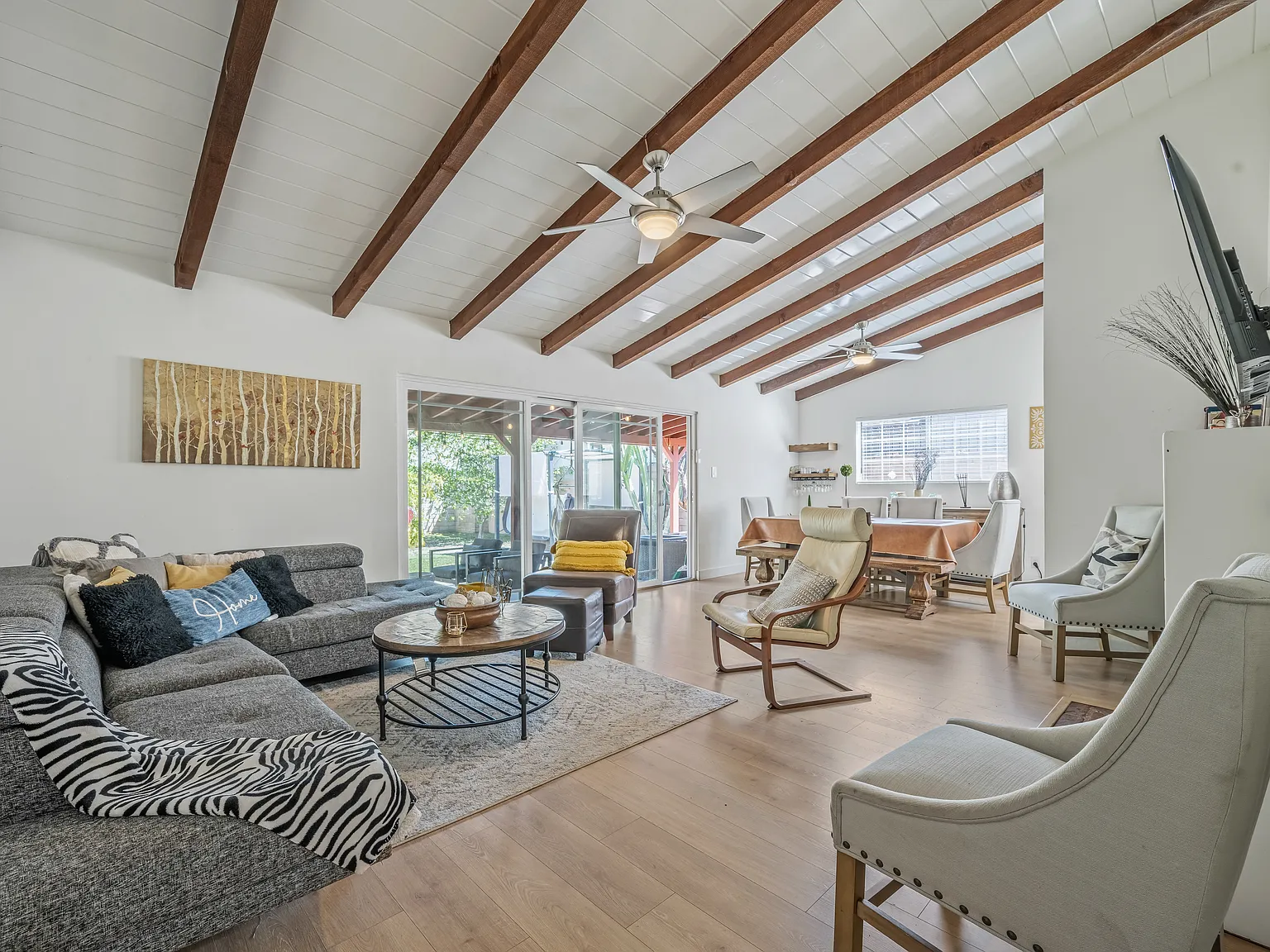 12655 Chandler Blvd — Photo 4