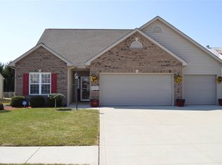 14925 Towne Gardens Dr, Huntertown, IN 46748