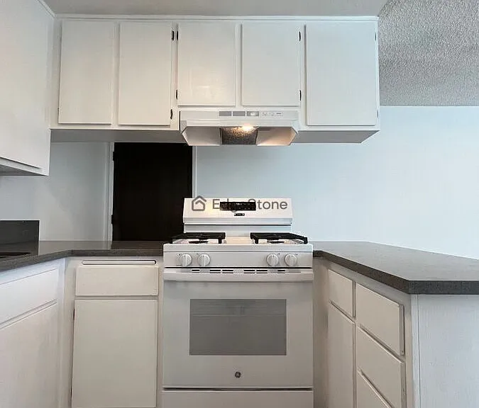 22322 Denker Ave #6 — Photo 5
