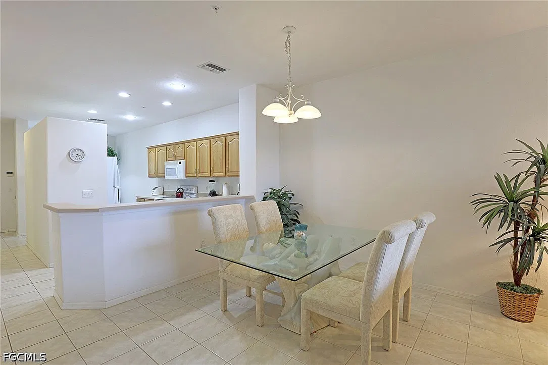 2 bed, 2.0 bath, 1373 sqft, $3,375 — Photo 4