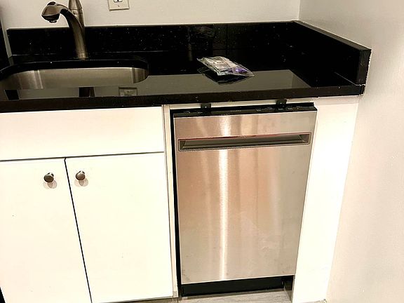 2nd image of 412 E 64th St APT 2D