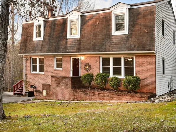 832 Roxboro Dr, Mount Gilead, NC 27371