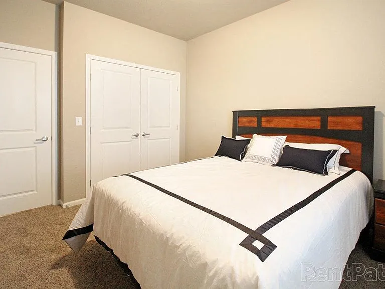 Brookledge Apartments — Photo 12