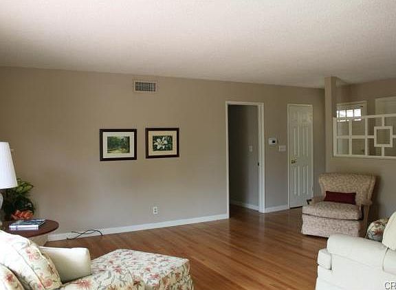 4th image of 10671 Alderson Ave