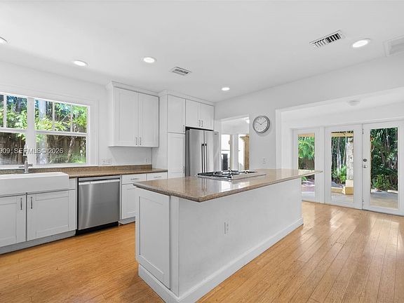 5th image of 2521 Inagua Ave