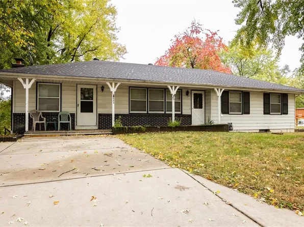 483 NE Meadowbrook Rd, Kansas City, MO 64119