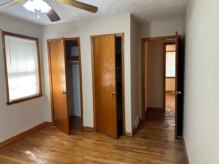 4697 Wooddale Ave — Photo 32