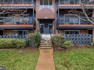 200 Park Terrace Ct SE APT 6, Vienna, VA 22180