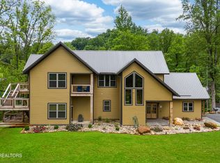 606 Cherokee Orchard Rd, Gatlinburg, TN 37738