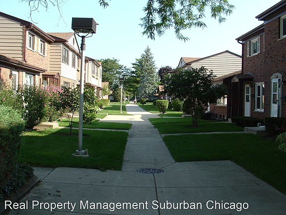 3rd image of 221 Frederick Pl
