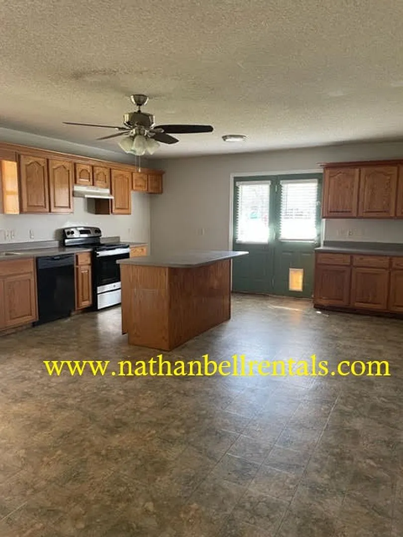 510 E Fairview St — Photo 4
