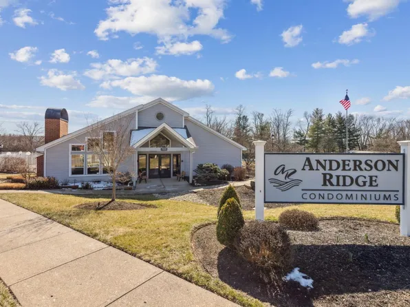 7382 Ridgepoint Dr APT 8, Cincinnati, OH 45230
