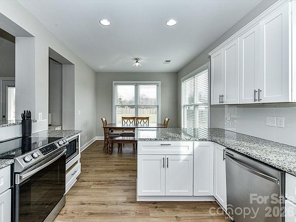 2nd image of 899 Hasty Rd