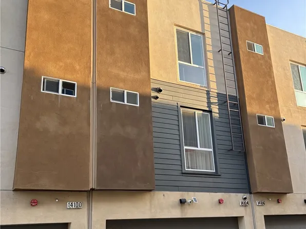 14104 W Monroe Pl, Van Nuys, CA 91405