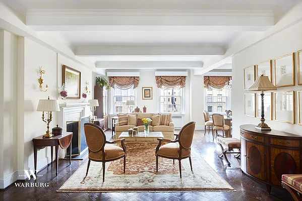 Sold by Warburg | media 9