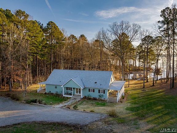 2nd image of Twin Oaks Ln