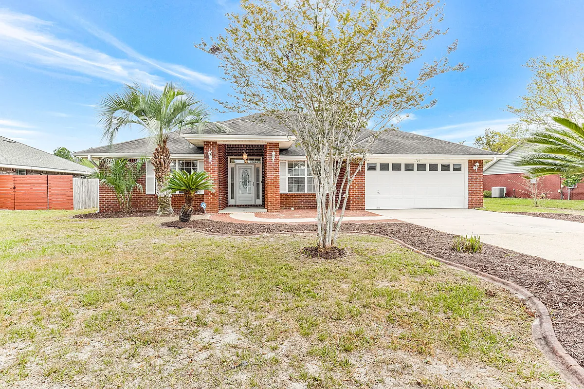 Building Photo - 1705 Beachside Dr