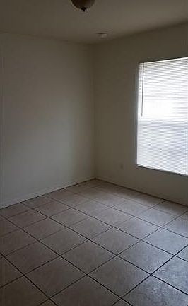 2nd image of 1207 Lake Ave
