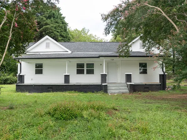 41 Gosnell Ave, Inman, SC 29349