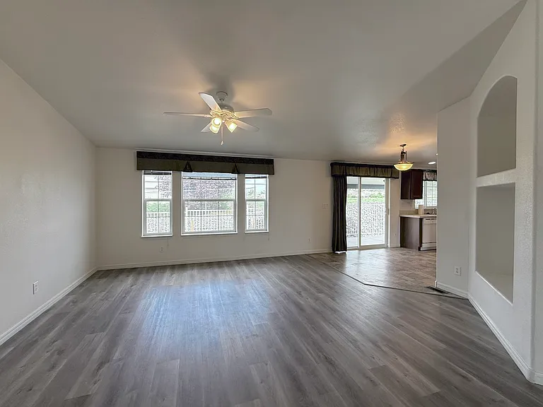 2828 Jerry St — Photo 14