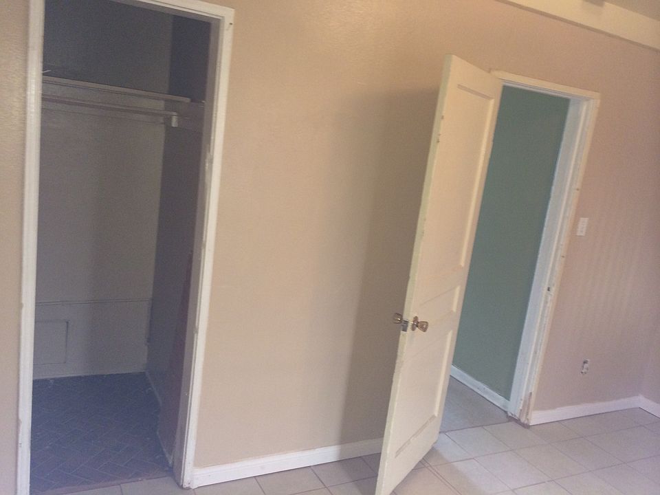1st image of 10718 Stanford Ave