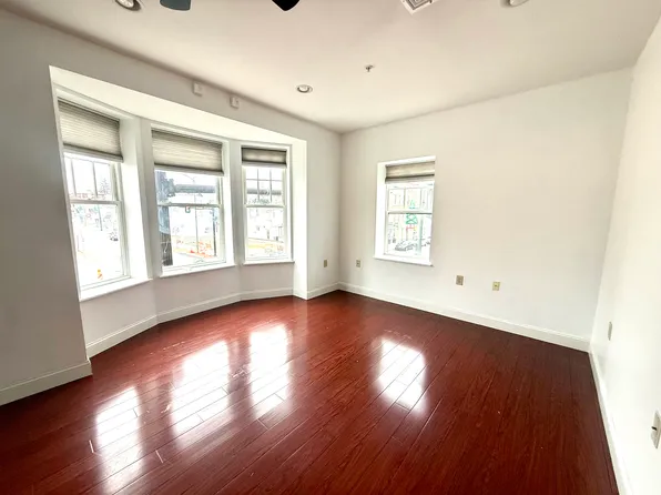 1 E Main St #2, Mechanicsburg, PA 17055