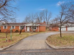 804 N 14th Pl, Rogers, AR 72756