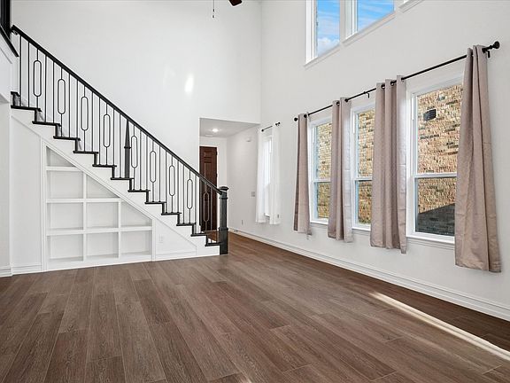 5th image of 3908 Lyndhurst Ave