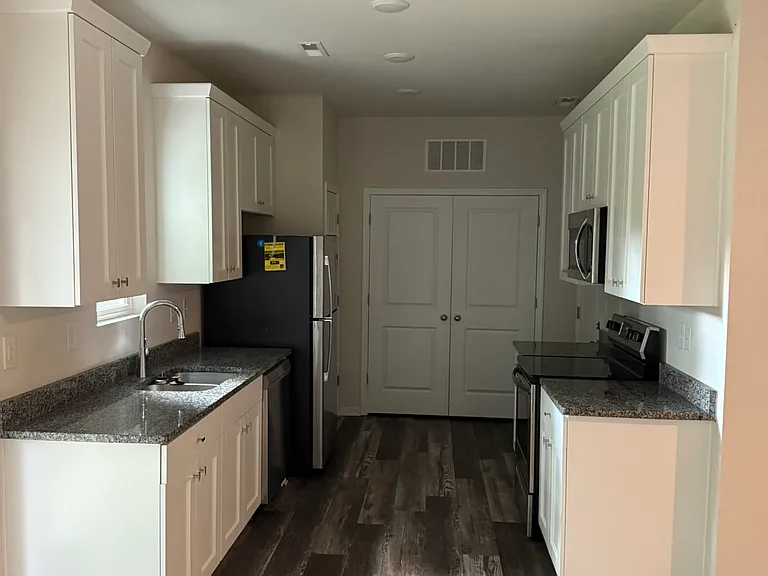 1827 McDonald St — Photo 18