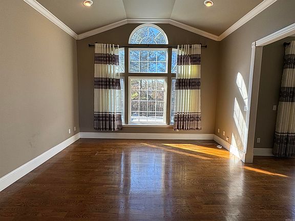 5th image of 106 Kerryville Dr